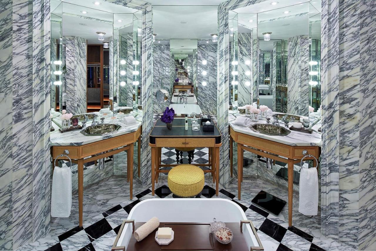 King Room with Kowloon Peak View