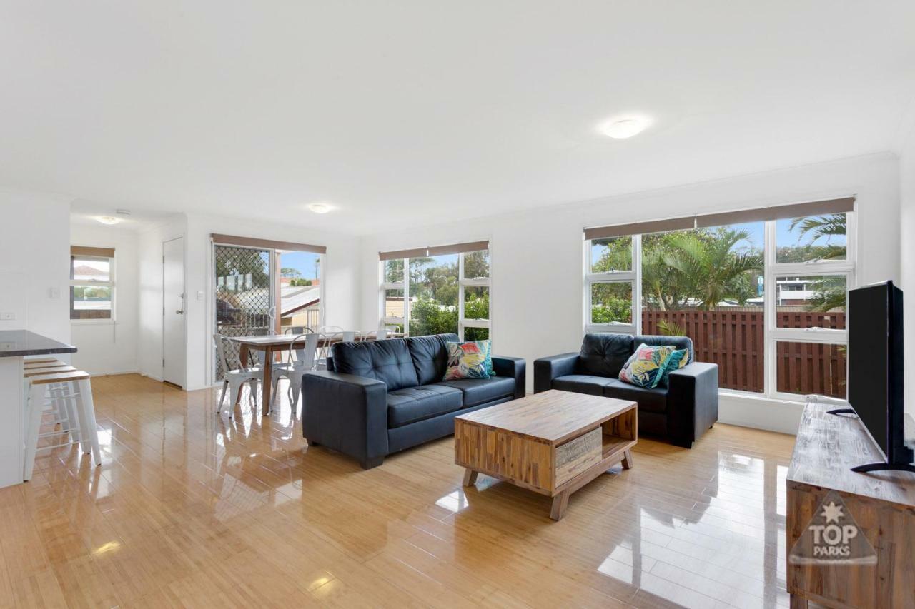 Four-Bedroom Garden Penthouse,1589517733:JPEG