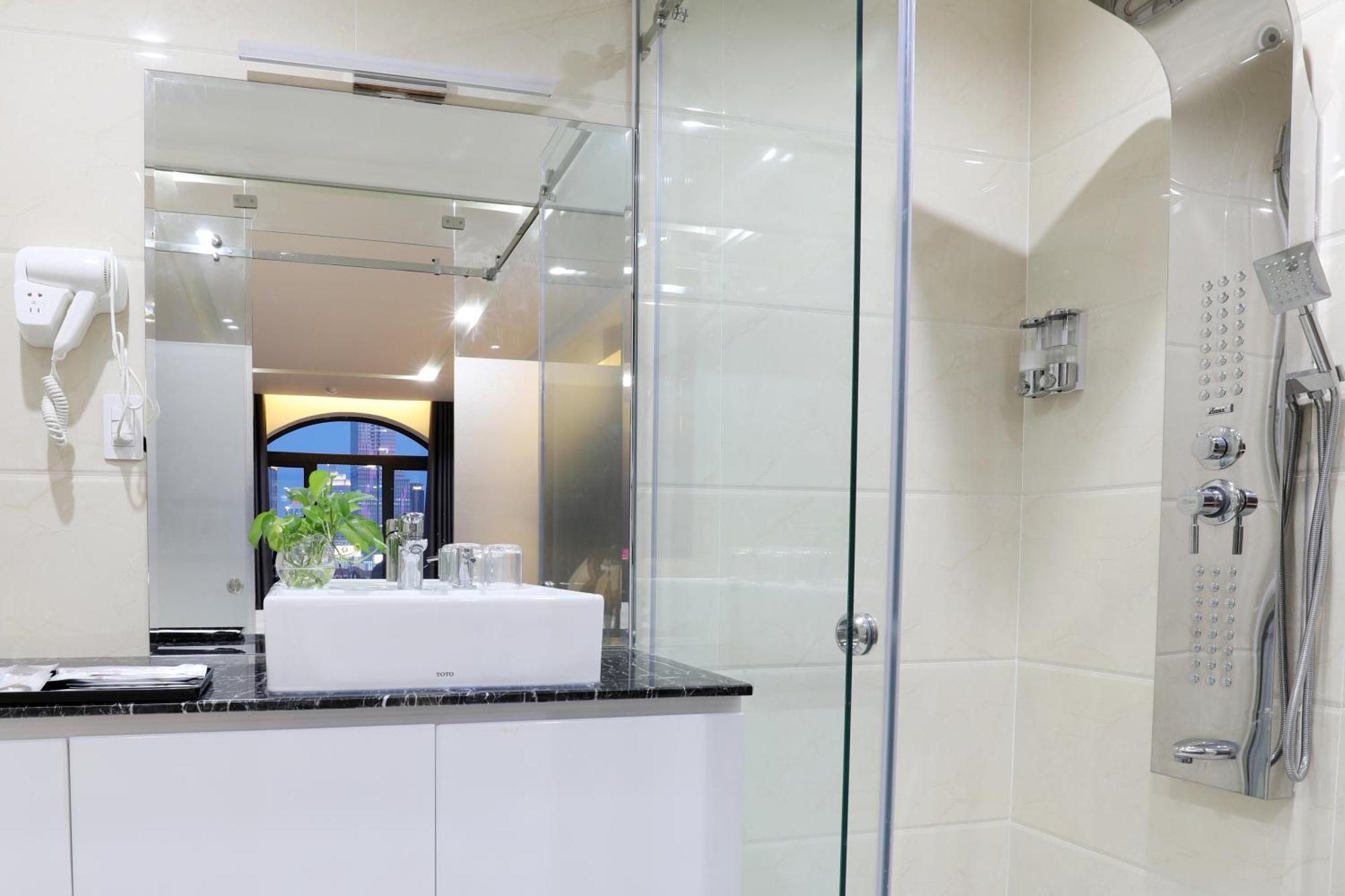 Triple Room with City View