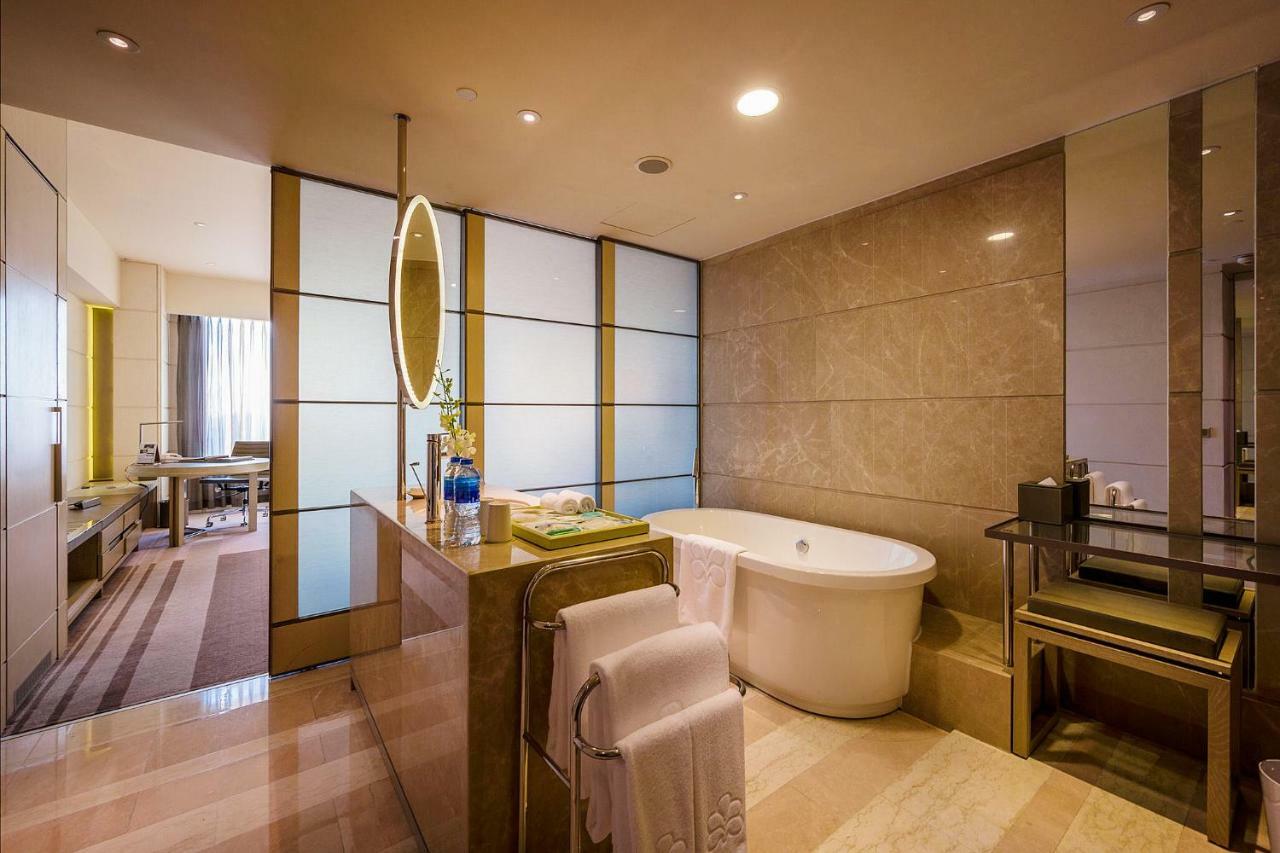 Deluxe Premium King Room
