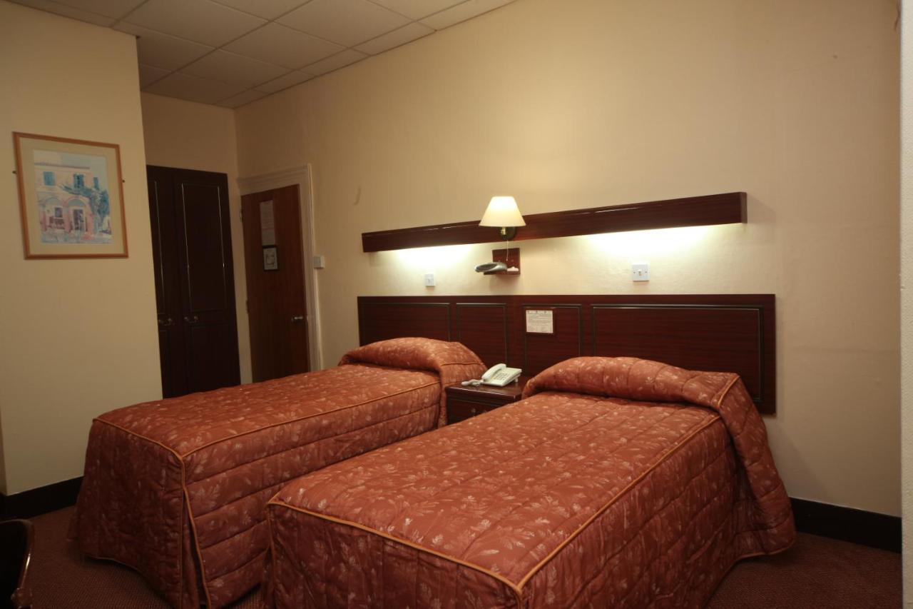 Double or Twin Room,943935964:JPEG