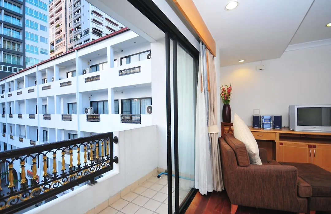 Admiral Suites Bangkok-1