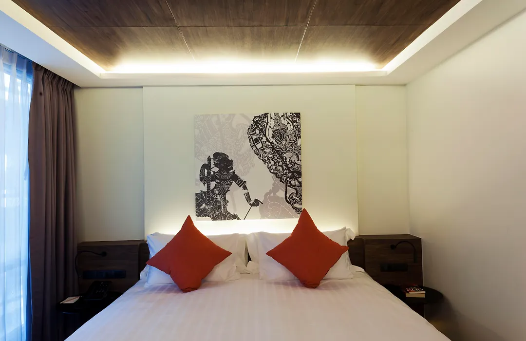 Rakyim Siam - Sukhumvit 15-1