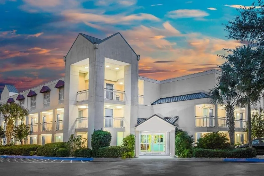 Hotel Carolina A Days Inn By Wyndham-1