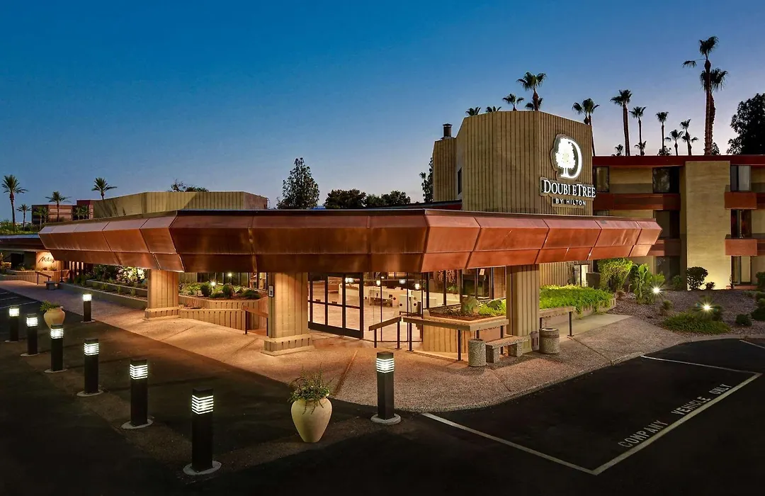 Doubletree By Hilton Phoenix- Tempe-1