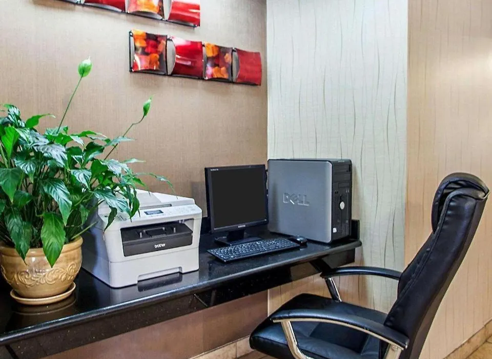 Quality Inn & Suites Davenport Near I-80-1