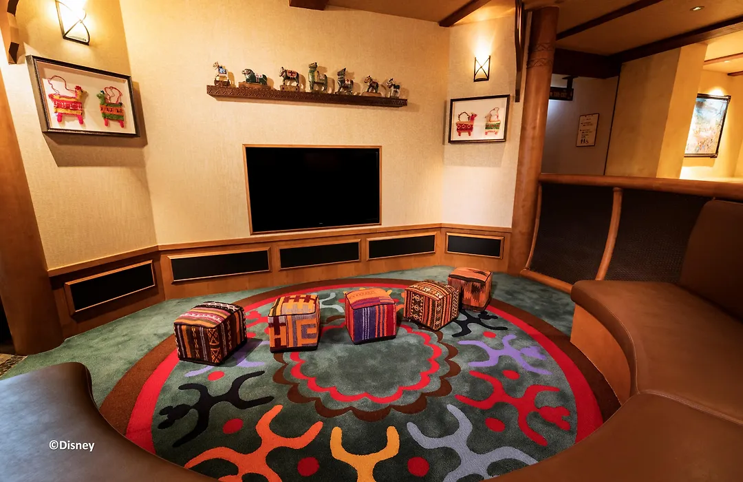 Disney Explorers Lodge-1