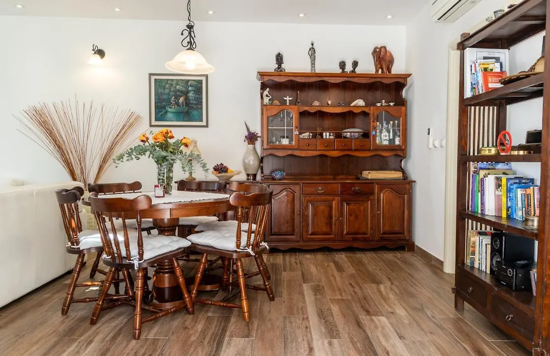 Villa Rose-1