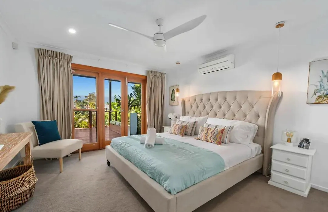 Broadbeach Bungalow - Heated Pool - Sleeps 7-1