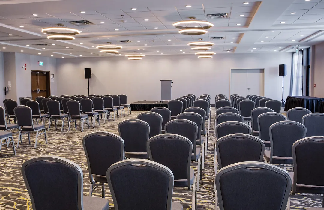 Holiday Inn Hotel & Suites Calgary South - Conference Ctr By Ihg-1
