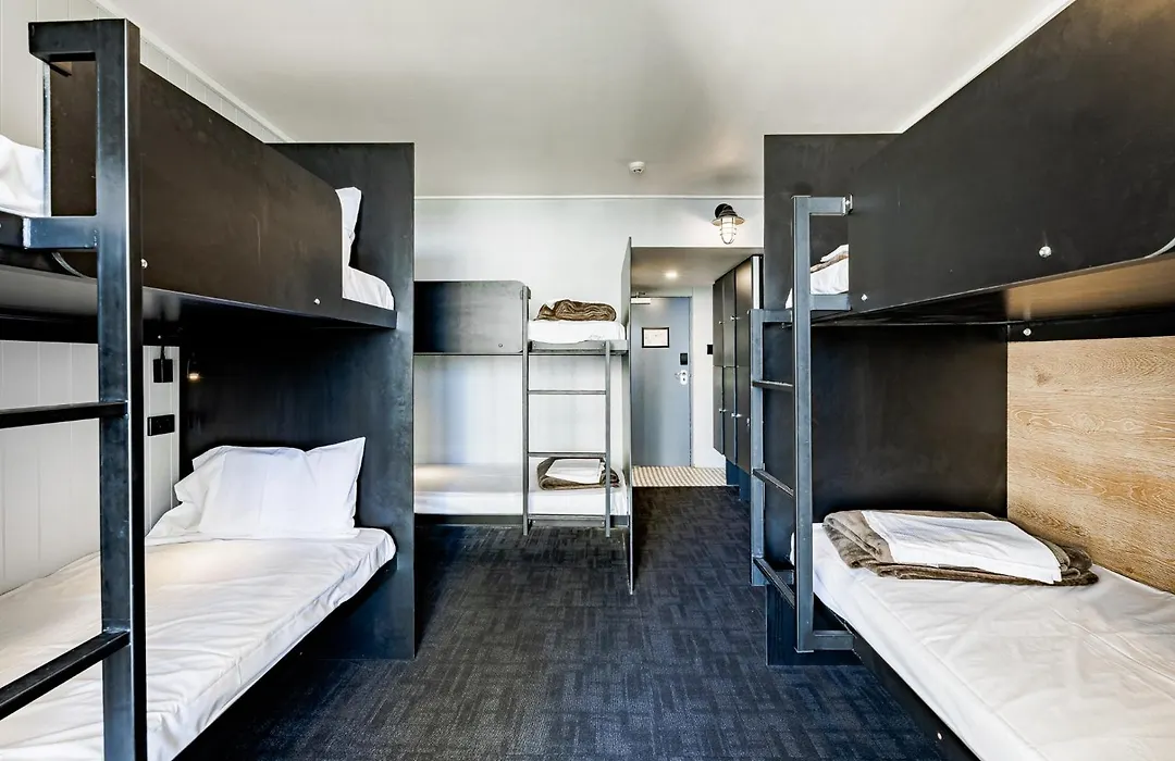 Bunk Surfers Paradise 18-35 Backpacker Hostel (Adults Only)-1