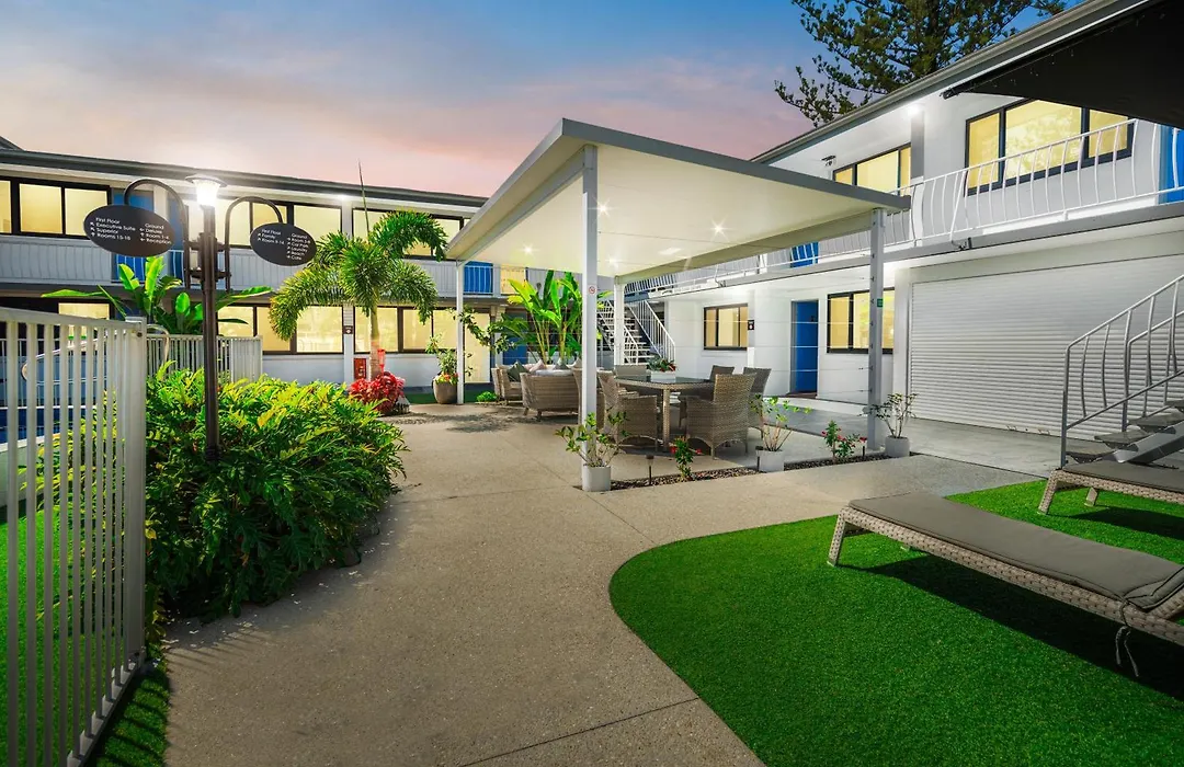 Montego Mermaid Beach Motel-1