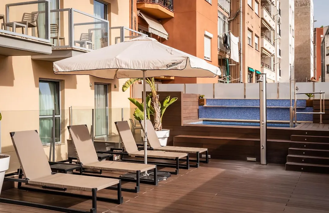 Arya Stadium Hotel-1