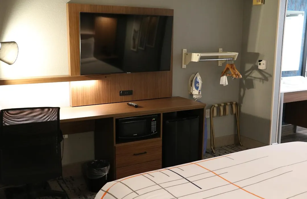 La Quinta By Wyndham Chicago Gurnee-1