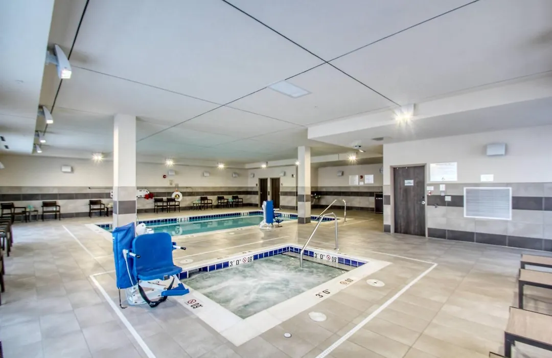 Courtyard By Marriott Fargo-1