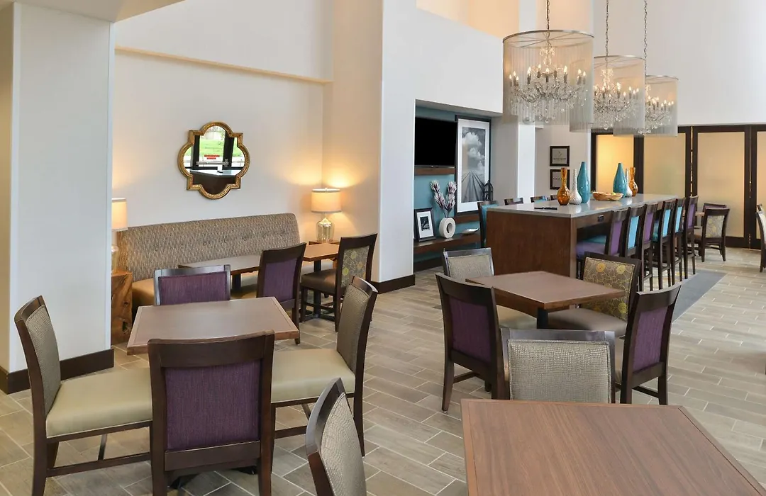 Hampton Inn & Suites Des Moines Downtown-1