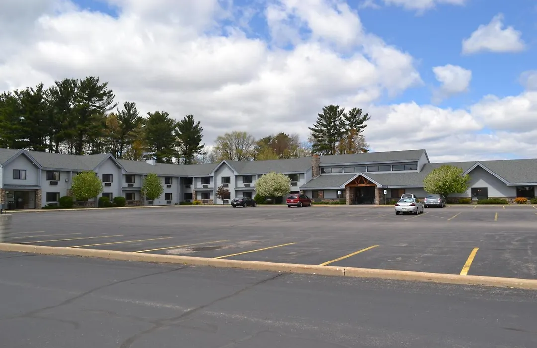 Cobblestone Hotel & Suites - Wisconsin Rapids-1
