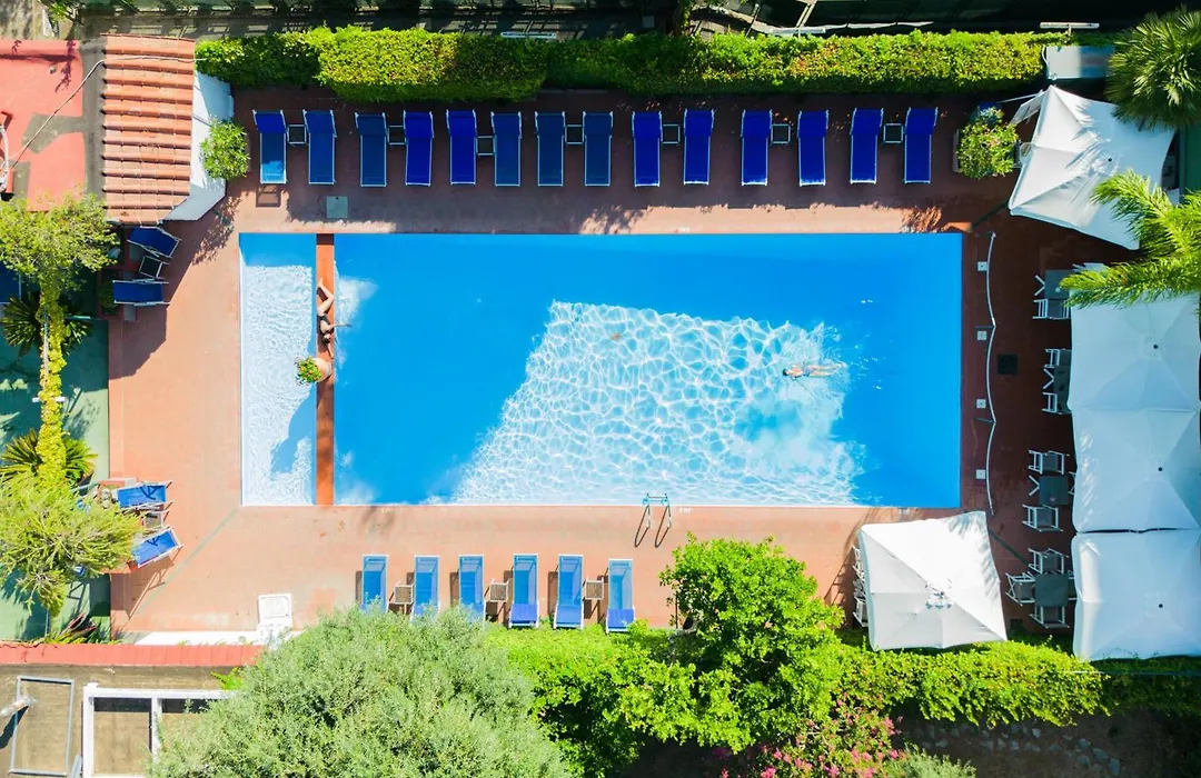 Hotel Central Wellness-1