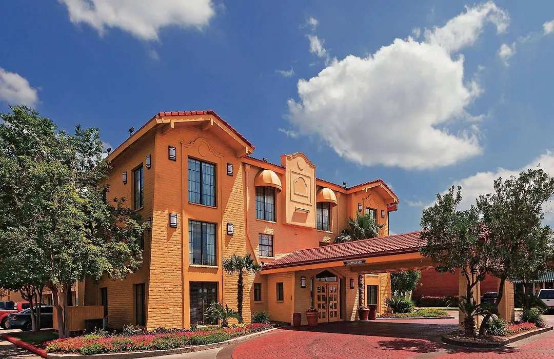 Super 8 By Wyndham San Antonio Near Seaworld Ingram Park-1