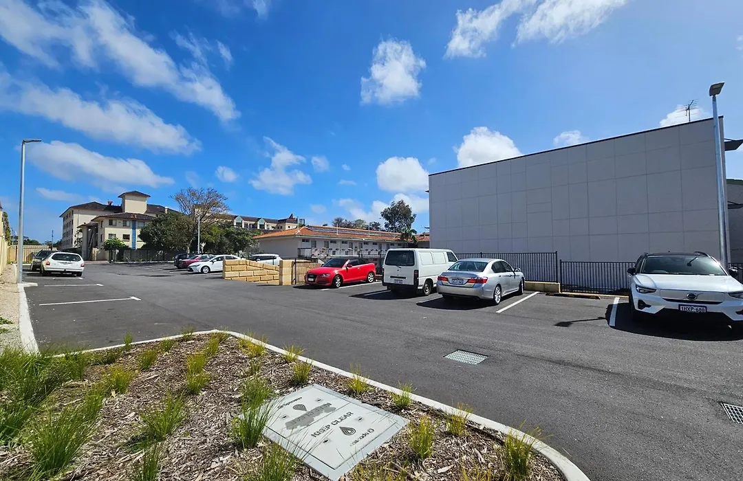 Econo Lodge Rivervale-1