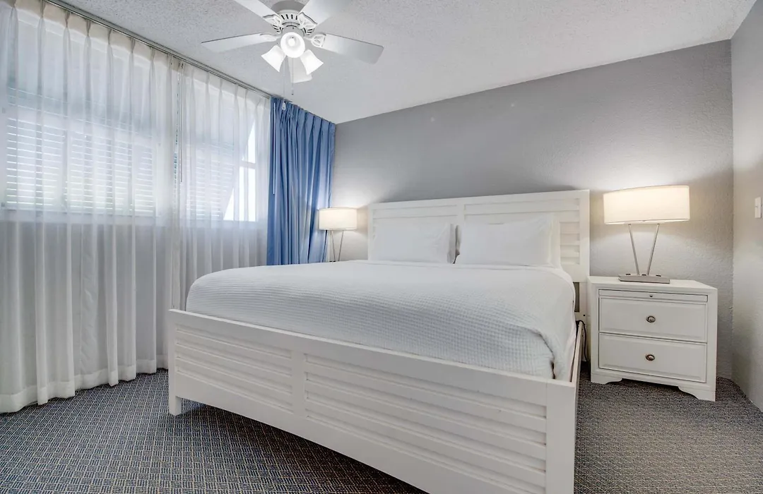 The Barbados -Bright Condo W Pool-1