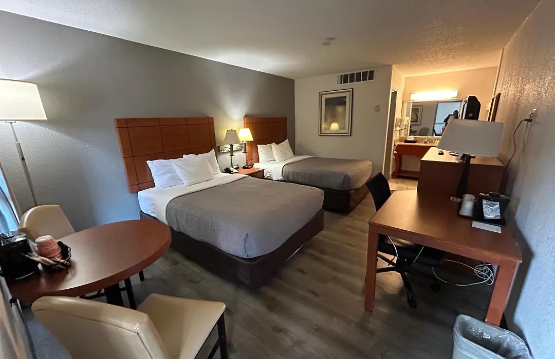 Quality Inn University Lansing-1