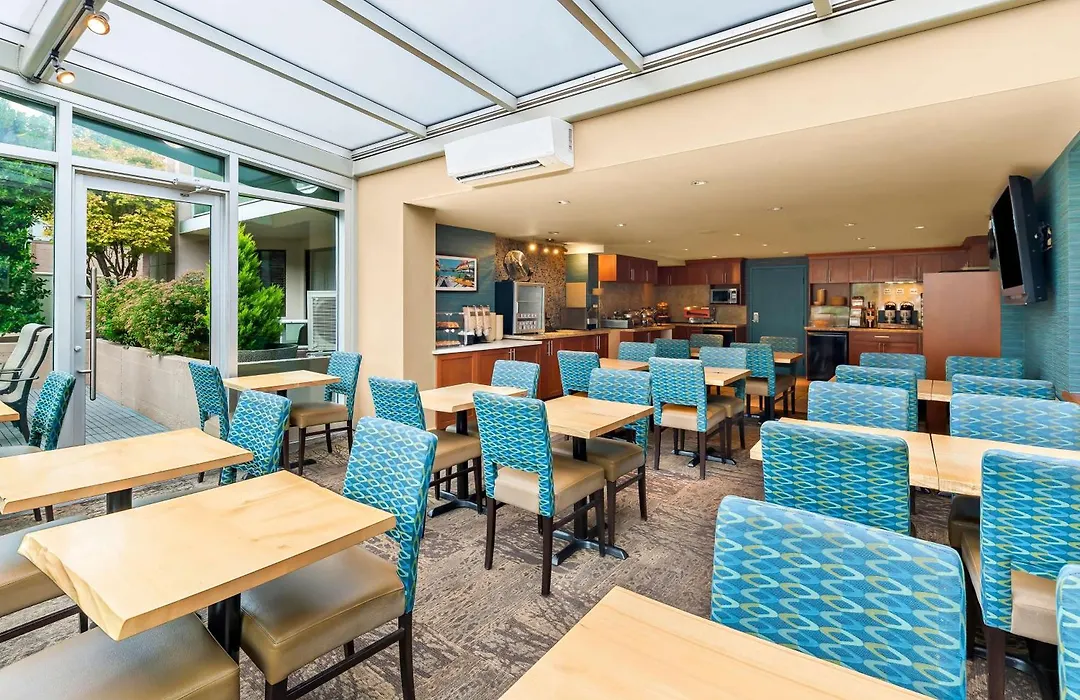 Best Western Plus Inner Harbour Hotel-1
