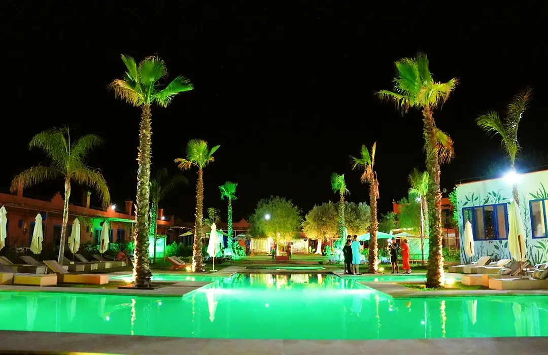 Whisper Hotel-1