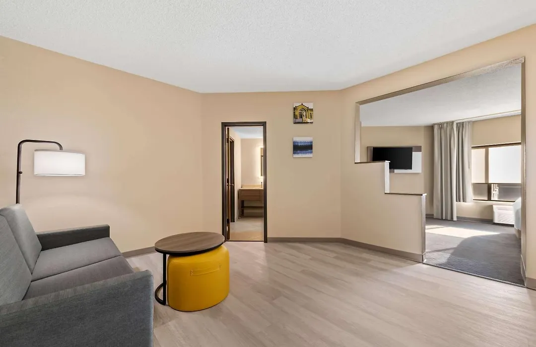 Comfort Suites Stevens Point-1