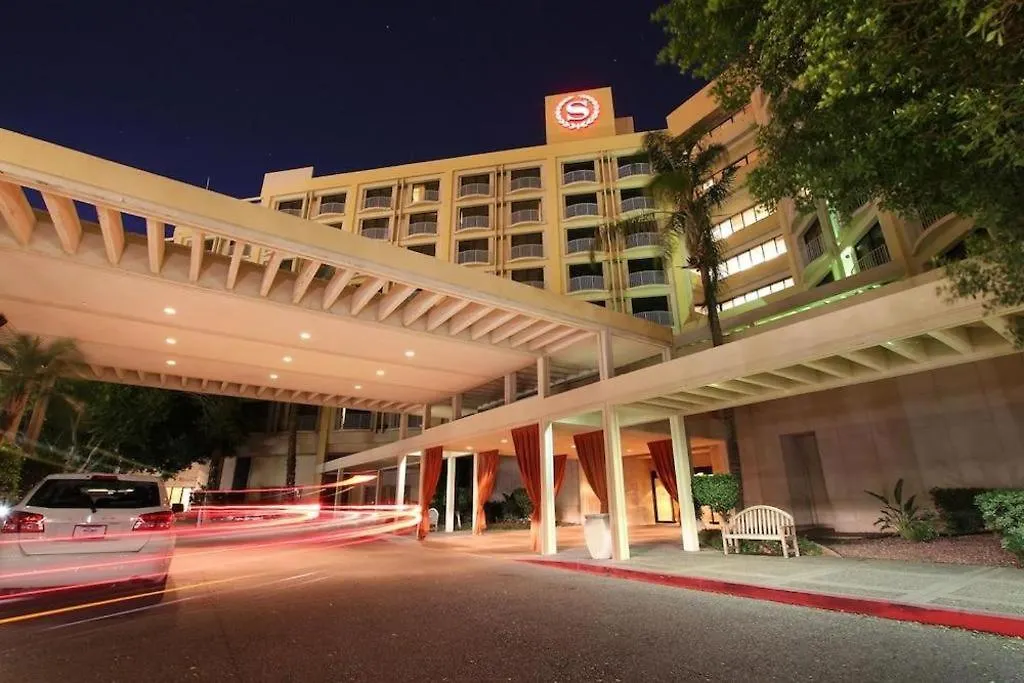 Sheraton Crescent Hotel-1