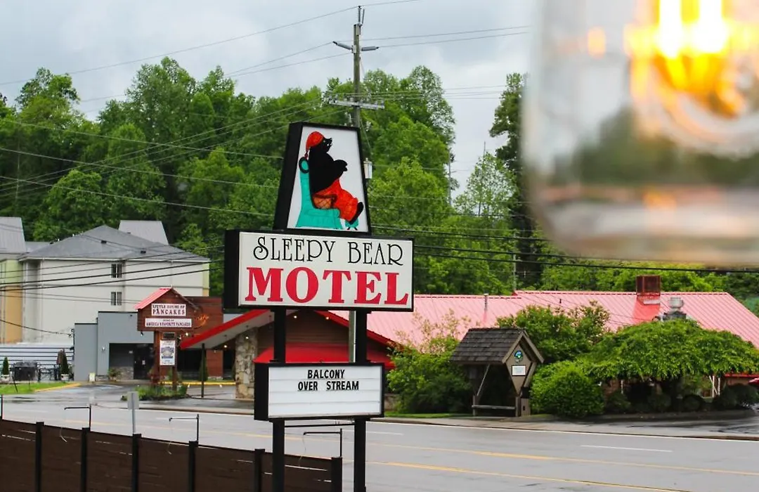 Sleepy Bear Motel-1