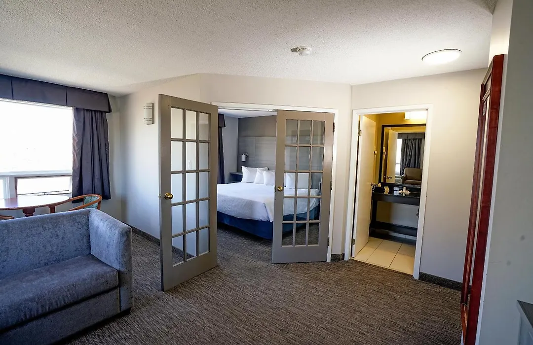 Travelodge Hotel By Wyndham Sudbury-1