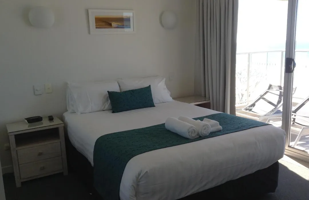 Pacific Surf Absolute Beachfront Apartments-1