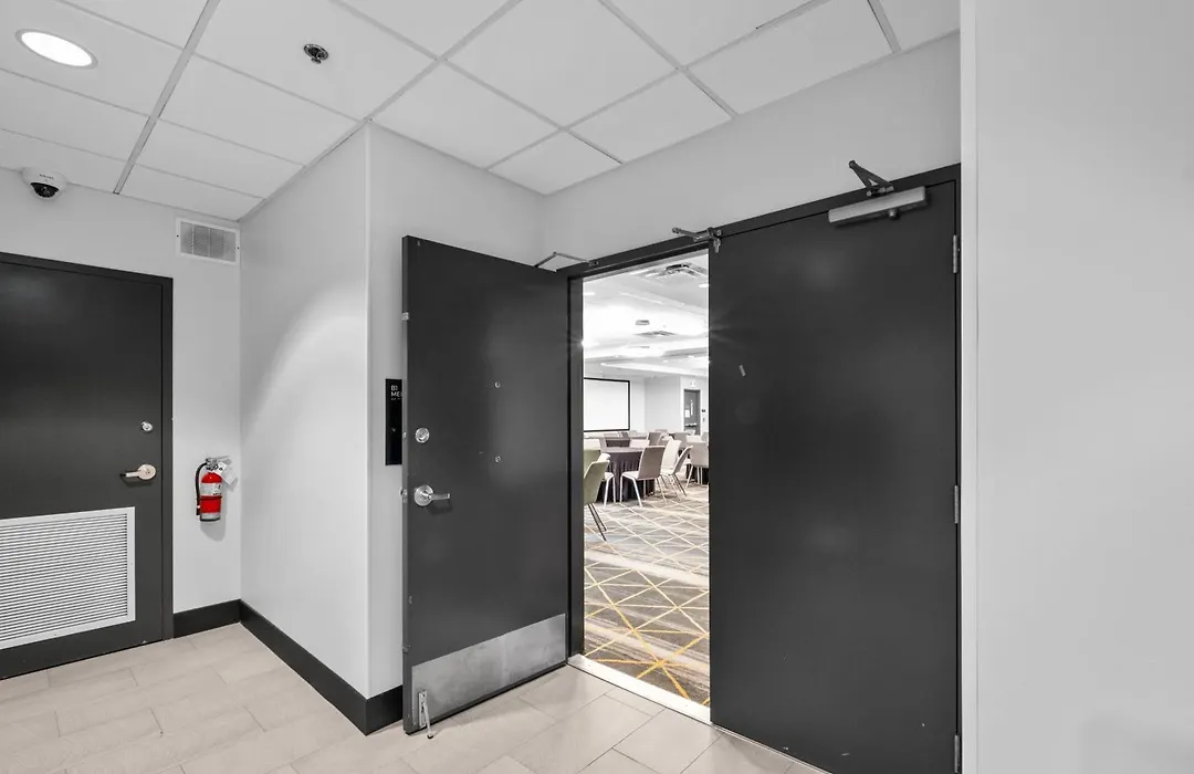 Holiday Inn Hotel & Suites Surrey East - Cloverdale By Ihg-1