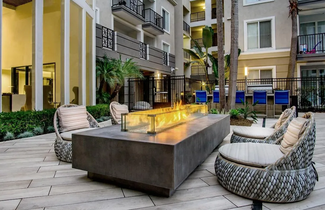 Top Floor Executive In Marina-1