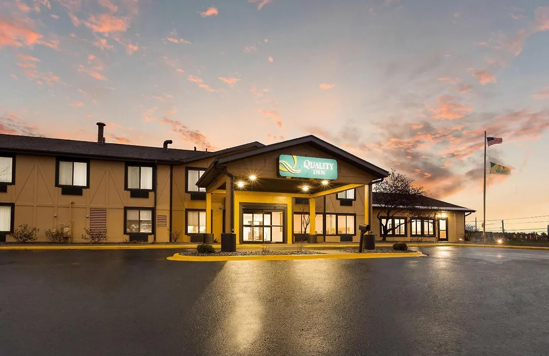 Quality Inn Marquette-1