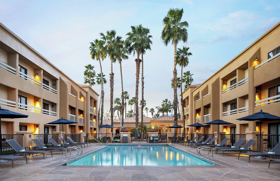 Courtyard By Marriott Palm Springs-1