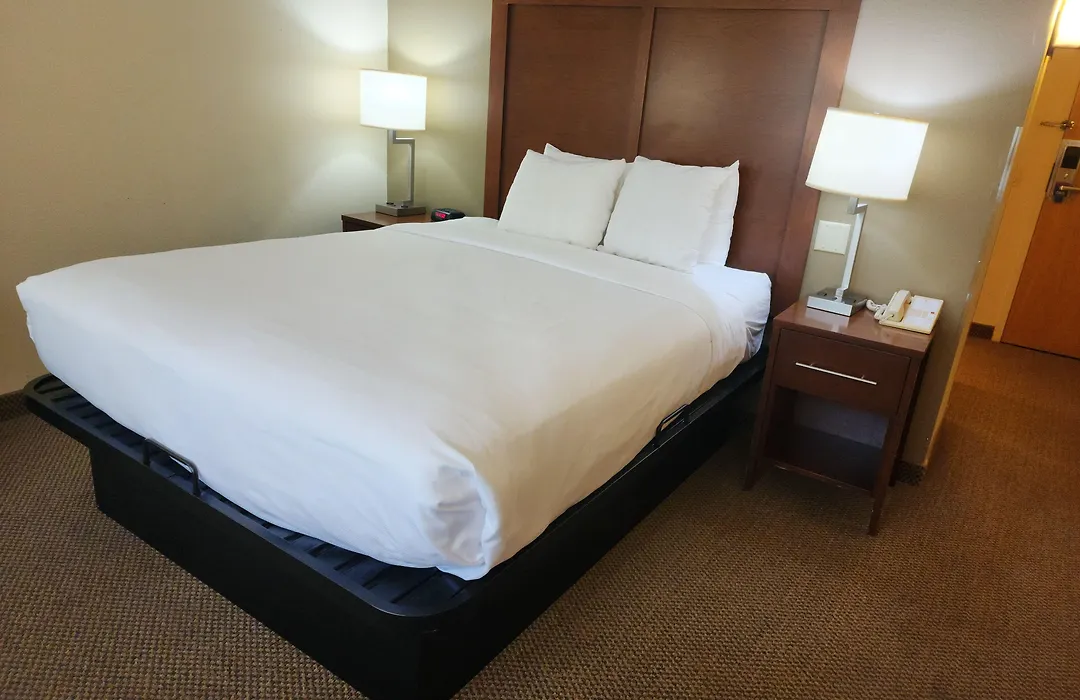 Comfort Inn & Suites Madison - Airport-1