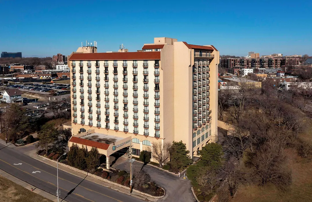 Embassy Suites By Hilton Kansas City Plaza-1