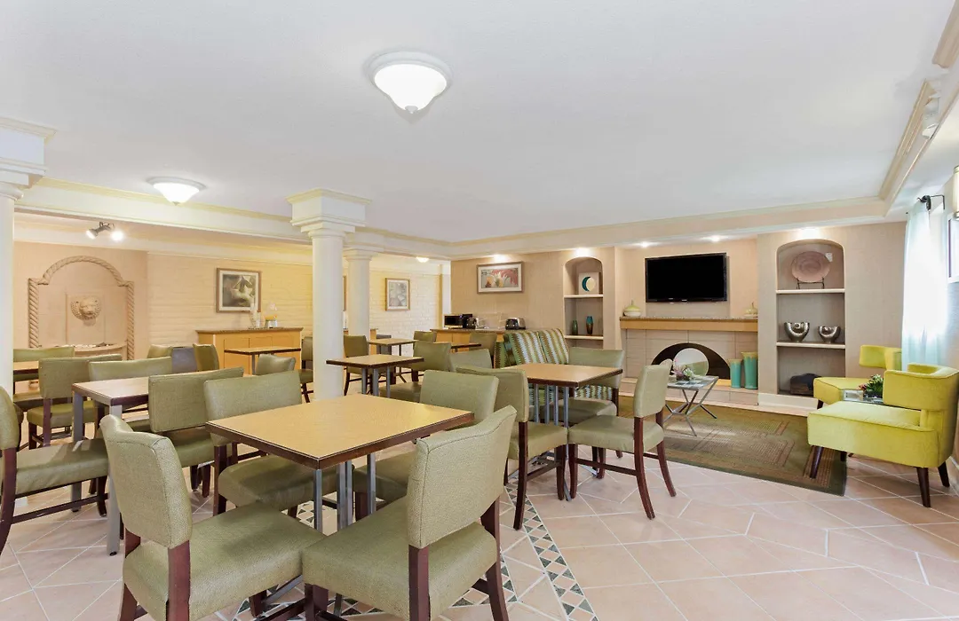 La Quinta Inn By Wyndham Orlando Airport West-1