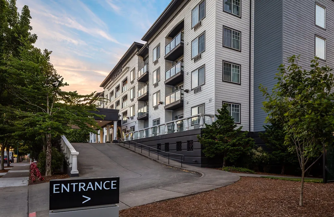 Courtyard By Marriott Portland North-1