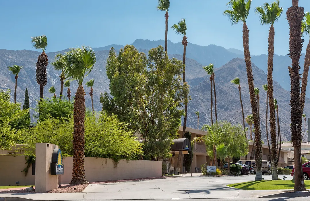 Days Inn By Wyndham Palm Springs-1