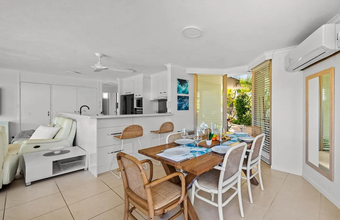 Sandcastles On Currumbin Beachfront, Gold Coast-1