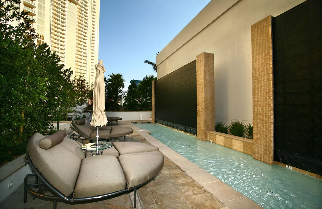 Luxury Suites International At The Signature-1