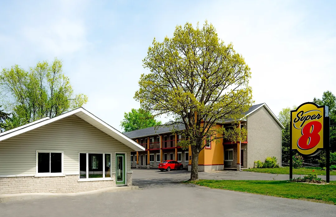 Super 8 By Wyndham Kingston-1