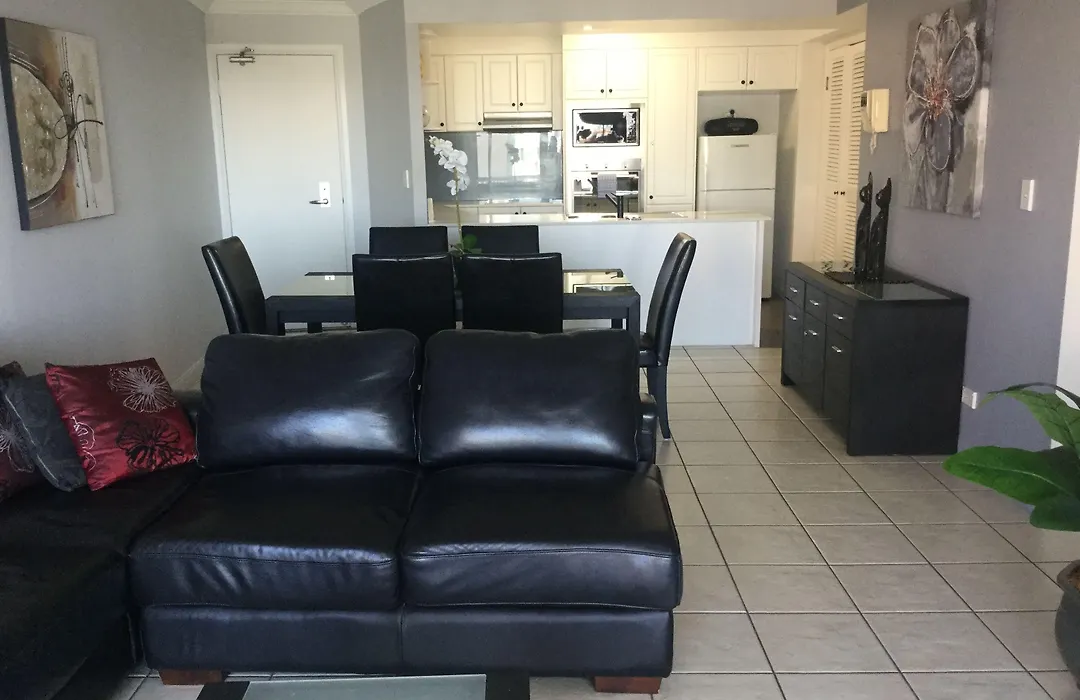 Broadbeach Holiday Apartments-1