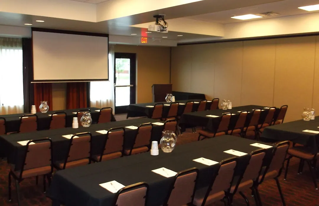 Hampton Inn & Suites Grand Forks-1