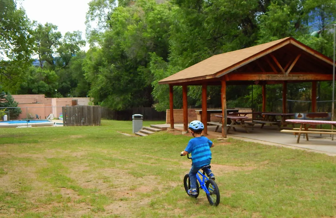 Buffalo Lodge Bicycle Resort - Amazing Access To Local Trails & The Garden-1