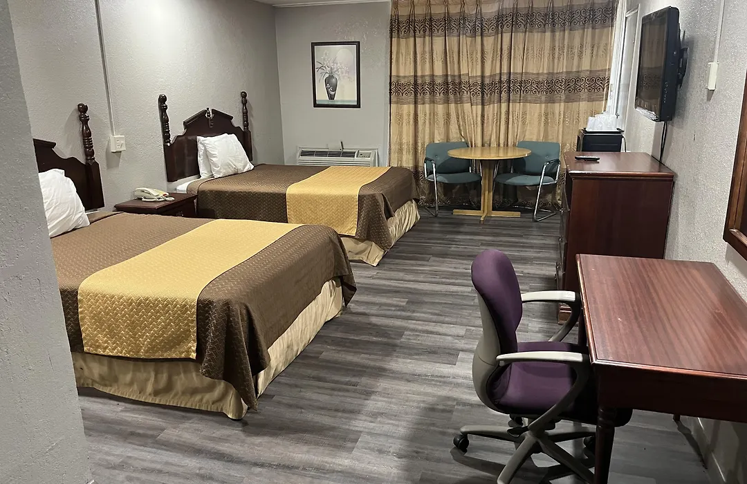 Mid Towne Inn & Suites-1
