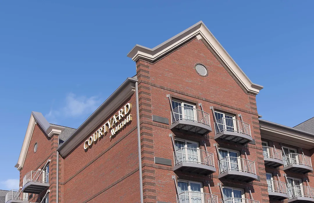 Courtyard By Marriott Holland Downtown-1